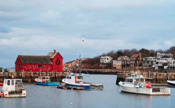 Klasszikus Motif Díszített Karácsonyra Rockport Kikötőben Egy Téli Napon Egy — Stock Fotó