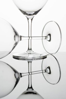 Bardaklar, şarap bardakları, ışığa.