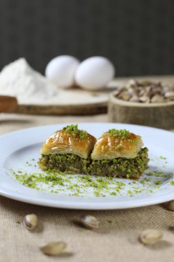 Geleneksel hindistancevizli tatlı baklavası.