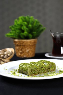 Geleneksel hindistancevizli tatlı baklavası.