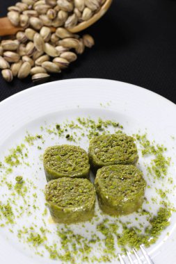 Geleneksel hindistancevizli tatlı baklavası.