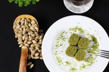 Geleneksel hindistancevizli tatlı baklavası.