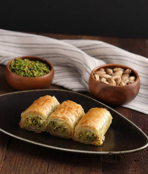 Sobremesa Tradicional Turca Baklava Com Caju Nozes — Fotografia de Stock