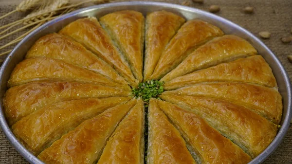 Tradycyjny Turecki Deser Baklava Nerkowca Orzechy Włoskie — Zdjęcie stockowe