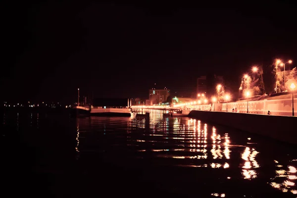 Ανοιξιάτικη Πόλη Σαράτοφ Φως Νυκτός Φωτισμός Δρόμου — Φωτογραφία Αρχείου