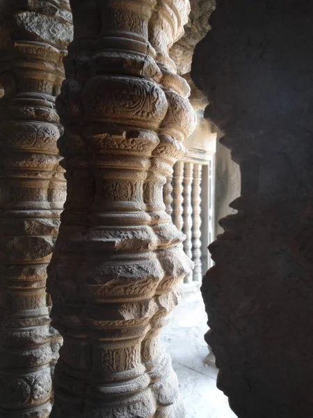 アンコールワットカンボジアシェムリアップ神聖な寺院古代文化、特別な雰囲気テクスチャ光とパースペクティブ — ストック写真