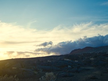 Gökyüzünde bir grup bulut HDR