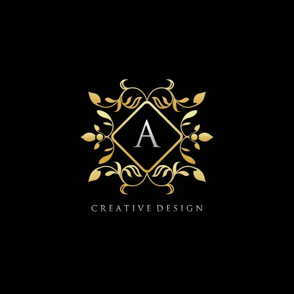 Luxo Uma Carta Dourada Emblema Logo Design — Vetor de Stock