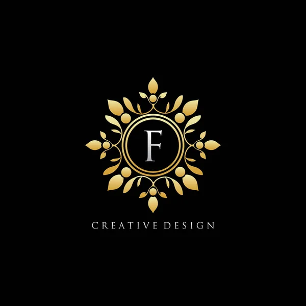 Royal Carta Boutique Logo Design — Vetor de Stock