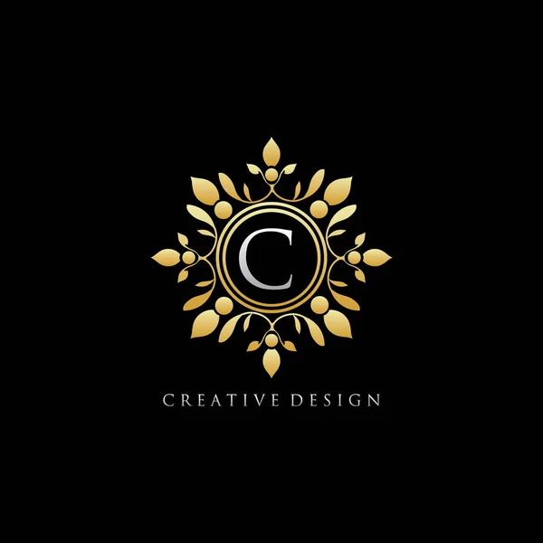 Royal Carta Boutique Logo Design — Vetor de Stock