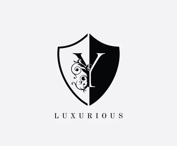 Luxury Shield Letter Logo Initial Classic Protection Symbol — Stock Vector