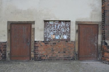 Duvar üzerinde eski Billboard