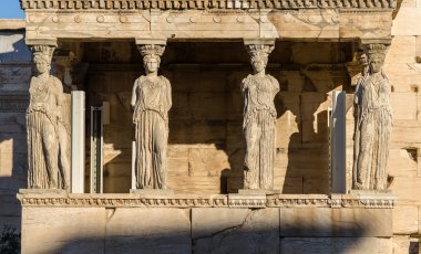 Akropolis Caryatids heykelleri