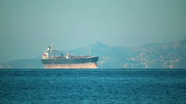 Endüstriyel gemi Tanker yelken üzerinde Deniz Manzaralı 