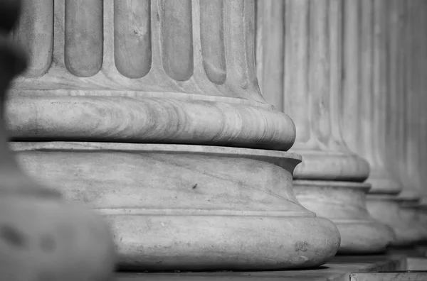 連邦の Buuilding での古典的な建築の大理石の柱はクローズ アップ — ストック写真