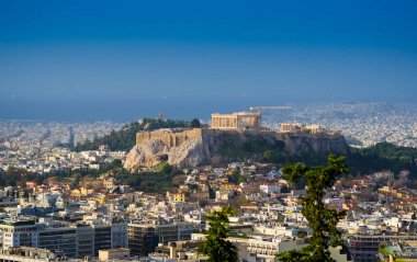 Hill Arkopolis saf mermerden Yunan başkentinin merkezi üzerinden hangi antik tapınak üzerine.