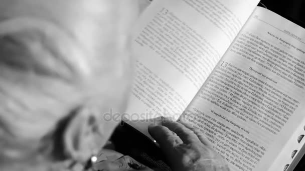 Elderly Grandmother Eighty Three Years Reading Bible Original Greek Slow — Stock Video