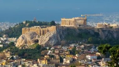 Hill Arkopolis hangi antik tapınak zaman atlamalı Yunan başkentinin Merkezi saf mermerden gelen üzerine.