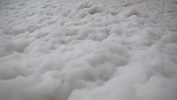 Ökologie Ein Meer Aus Weißem Schaum Strand Wird Vom Strand — Stockvideo