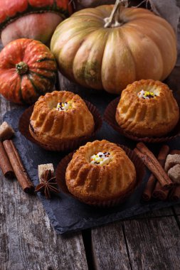 Ev yapımı kabak spice cupcakes
