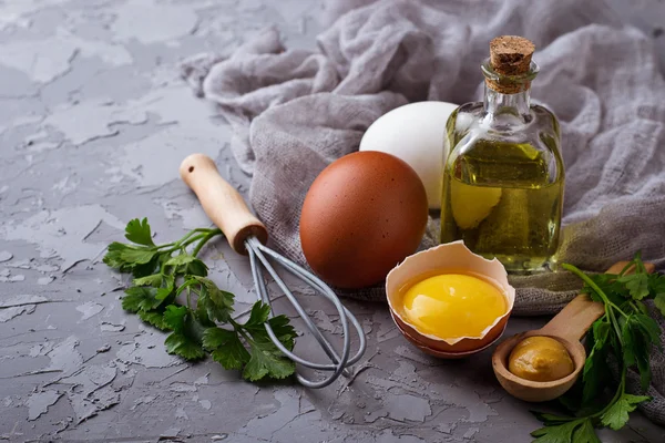 Ingredient for cooking  mayonnaise:  olive oil, eggs, mustard, l — ストック写真