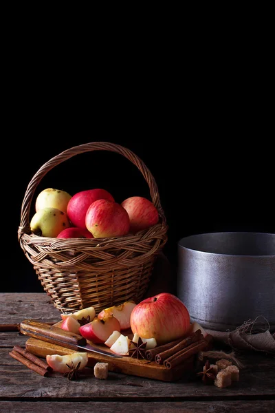 Zutat zum Kochen von Apfelmost oder Kompott — Stockfoto