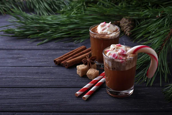 Chocolate caliente de Navidad con malvaviscos — Foto de Stock