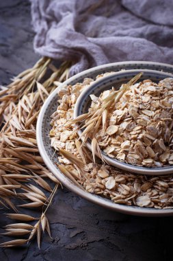 Yulaf gevreği kase ve spikelets