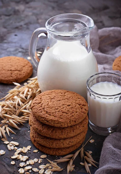 Ovesné sušenky s mlékem — Stock fotografie