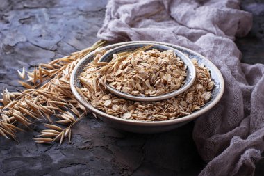 Yulaf gevreği kase ve spikelets