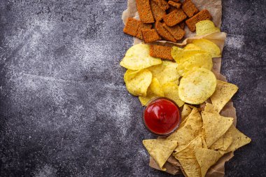 Patates cipsi ve Meksika Mısır cips