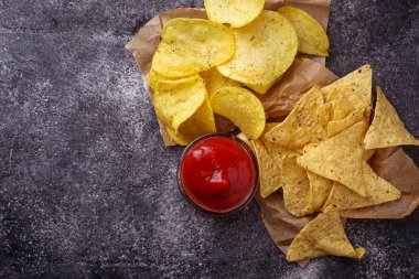 Patates cipsi ve Meksika Mısır cips