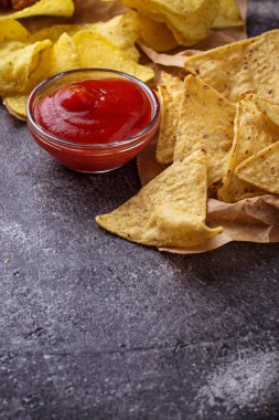 Patates cipsi ve Meksika Mısır cips