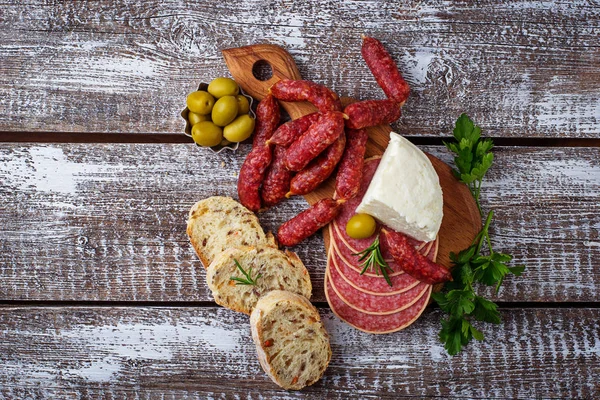 Selectie van Italiaanse voorgerecht. Wijn snack set. — Stockfoto