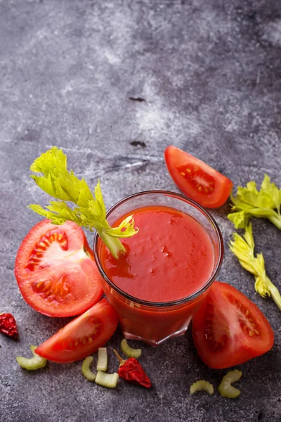 Cóctel Bloody Mary con tomate — Foto de Stock