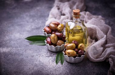 Kase farklı Akdeniz zeytin ile