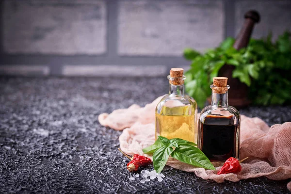 올리브 기름과 식초 — 스톡 사진