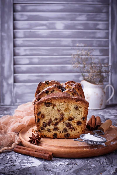 Ev yapımı ekmek kek üzümlü — Stok fotoğraf