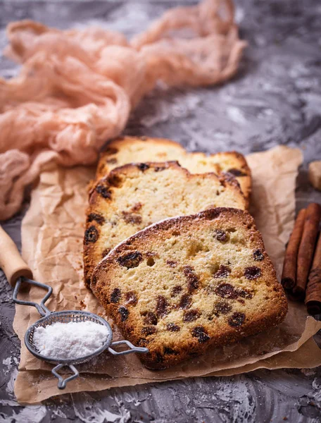 Ev yapımı ekmek kek üzümlü — Stok fotoğraf
