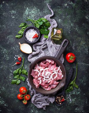 Et yemek için hazır dilimlenmiş Raw. 