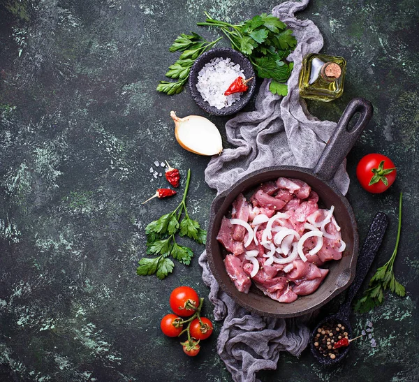 Et yemek için hazır dilimlenmiş Raw. 