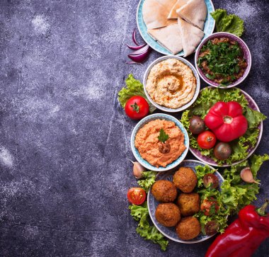 Orta Doğu ya da Arap yemekleri yelpazesi.