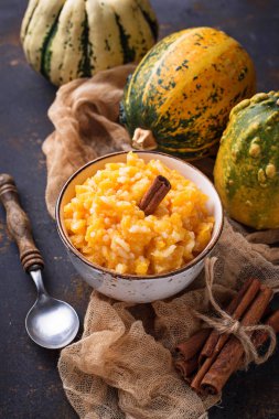 Tarçın ile kabak püresi