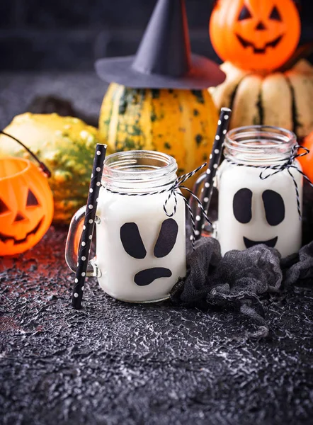 Napoje jak duch Halloween party — Zdjęcie stockowe