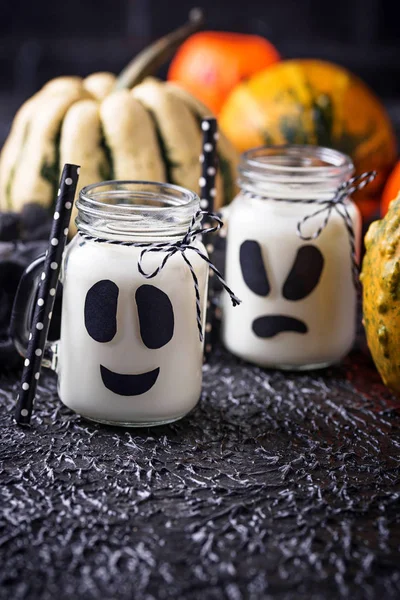 Halloween geisterhafte Getränke für die Party — Stockfoto