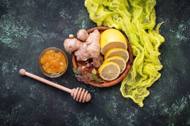 Limon, zencefil, nane ve bal. 