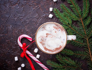 Noel arka plan ile latte ve şeker kamışı