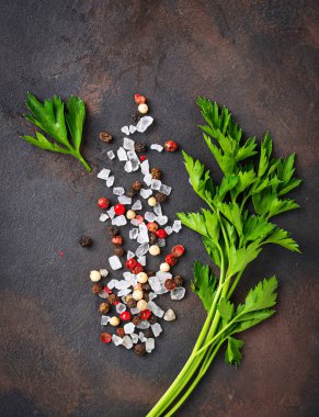 Maydanoz, tuz ve biber. Mutfak arka plan