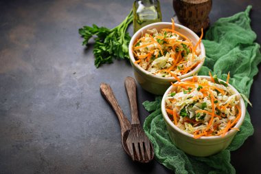 Çin lahanası ve havuç salatası