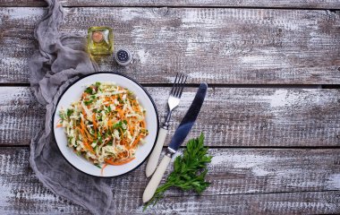 Çin lahanası ve havuç salatası